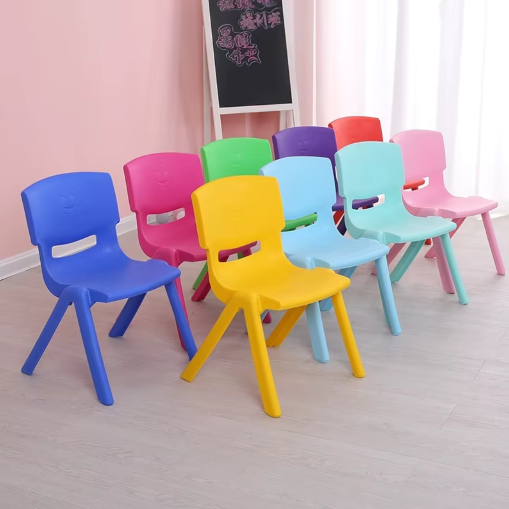 Chaise Monobloc En Plastique Moyen Modèle RéfA005